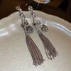 Pendientes largos con borlas y diamantes de dos piezas con aguja plateada, pendientes de lujo ligeros y retro franceses, nuevos pendientes.