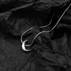 Collar Minimalista Versátil de Media Luna para Mujer, Estilo Nuevo de Nicho de Moda, Cadena para Sudadera Estilo Cool de Instagram, Cadena de Clavícula de Temperamento a la Moda