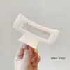 Pinza Geométrica Simple para el Cabello, Pinza de Moda para la Parte Trasera de la Cabeza, Pinza Femenina de Color Café, Accesorio para el Cabello de Pinza de Tiburón de Alta Gama y Exquisito