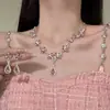 Collar de Borla de Diamantes Completos Super Flash Gotas de Agua Aretes Traje Luz de Corte para Mujer Diseño Nicho de Lujo Ligero Cadena Lockbone Accesorios para el Cuello