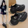 Zapatos de plataforma de alta gama 2026 para aumentar la altura, zapatillas nuevas para mujer, zapatillas tipo dad de caña baja con suela gruesa, zapatillas deportivas casuales elegantes para mujer