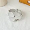 Pulseiras Irregulares Geométricas Europeias e Americanas Transfronteiriças para Mulheres, Design da Moda, Liga Metálica Brilhante em Espiral, Pulseiras Exageradas, Acessórios de Joias