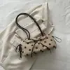 Bolsa de Mão Pequena de Luxo para Mulheres 2026 Nova Tendência Moda Versátil para o Dia a Dia Bolsa de Ombro Único Bolsa de Braço Elegante de Luxo Leve