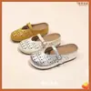 Pantuflas cerradas con diseño calado para mujer, nuevo modelo de verano 2026, cómodas, antideslizantes, versátiles, a la moda, casuales, sandalias de suela suave