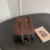 Mochila de ante de gran capacidad, bandolera, otoño 2026, estampado de leopardo de terciopelo, para el trabajo, bolso de mano para mujer, de un solo hombro a la moda, modelo nuevo