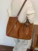 Retro Exquisita de Nicho Gamuza Otoño Viaje al Trabajo Nuevo Estilo para Mujer Terciopelo Gran Capacidad Moda Bolso de Mano Hombro 2026 Tote