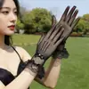 Guantes de encaje de red de malla de dedo completo para novia con lazo, malla y pedrería para ceremonia de boda y actuación en escenario