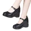Sapatos de Plataforma com Bico Redondo e Sola Grossa de Tira Única 2026 Versáteis Confortáveis Plataforma Salto Anabela Impermeáveis Sapatos de Plataforma para Mães para Mulheres