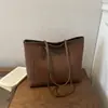 Nova Bolsa de Ombro Grande Capacidade Outono 2026 Moda Casual Feminina Bolsa Tote para o Dia a Dia Bolsa de Ombro Tendência