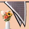 Bufanda Triangular Pequeña de Nuevo Estilo con Estampado Geométrico y Patrón de Espiga, Chal de Protección Solar para Viaje, Fábrica Fuente Mayorista