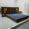 Cama Grande de Lujo Ligero Estilo Italiano, Dormitorio Plano Grande, Cama Grande, Cama Matrimonial, Lámpara Acrílica, Lámpara Ajustable
