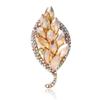 Broche de hoja de cristal pequeño de aleación de moda coreana, personalizado, combina con todo, para mujer, traje, abrigo, ramillete, alfiler de joyería