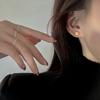 Acero de titanio libre de sueño palabra de la suerte exquisita hebilla de tornillo pequeña pendientes para mujer pendientes de lujo ligero que no se decoloran pendientes de moda