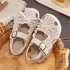 Nuevas sandalias infantiles para niña de suela blanda y cómodas, versátiles zapatillas para bebé tipo princesa para caminar, antideslizantes, frescas y transpirables para niñas