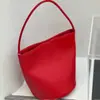 Bolso Versátil de Moda de Nicho Personalizado de Fábrica Bolso Cubo de Cuero Genuino Bolso Casual Simple de Axila Bolso de Mujer de Cuero Genuino