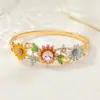 Em Estoque Fornecimento Direto da Fábrica Pulseira de Margarida Esmaltada Cloisonné com Pedras Preciosas Coloridas Grandes, Design Aberto, Estilo Chinês Presente Atacado