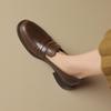 Mocasines de punta redonda con tacón grueso y forro polar para mujer, invierno Nuevo estilo preppy adelgazante, tacón medio, piel de vaca, slip-on, zapatos de piel pequeños de celebridad de Internet