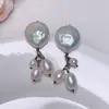 Pendientes de perla estilo mismo cruce de fronteras, tachuelas de plata pura de lujo ligero francés, accesorios de otoño e invierno, pendientes de moda retro estilo europeo y americano para mujer