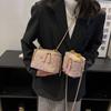 Bolso pequeño con textura para mujer, primavera 2023, nuevo bolso bandolera de cadena de punto a la moda, mini bolso tipo cubo