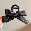 Pinza para el Cabello con Forma de Lazo de Puntos Blancos y Negros Estilo Coreano para Niñas, Pinza de Pelo de Gama Alta para la Parte Posterior de la Cabeza, Pinza de Tiburón, Nuevo Modelo 2026