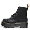 Botas de Motocicleta Audemars Piguet Estilo Britânico Dupla Utilização Solado Grosso 8 Furos 1460 com Zíper Frontal, Couro Crazy Horse de Primeira Camada Botas Curtas Vermelhas com Solado Plataforma