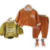 Nuevo Conjunto de Dos Piezas para Niños de Algodón con Cuello de Béisbol Estampado de Letras Sudadera Casual Pantalones Estampados Moda Fabricante Venta al por Mayor
