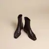 Botas de tornozelo retrô estilo coreano para mulheres, nova coleção de outono 2026, elegantes botas de couro de bico fino, botas de salto alto versáteis com salto grosso e cano fino