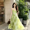 2026 Design de Viagem e Férias Vestido Verde Tie-Dye Deslumbrante com Decote V e Alças Finas para Mulheres