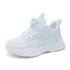 Zapatillas Deportivas para Niños 2026 para Niños de Cuero Impermeables Hebilla Giratoria Diseño de Malla Zapatillas Deportivas de Moda para Niños Pequeños