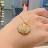 Novo estilo palácio estilo nuvem auspiciosa caractere fu pingente meninas estilo chinês colar luxo leve tudo-combina colar atacado