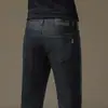 Calça jeans branca de alta qualidade italiana para homens, nova tendência outono/inverno 2026, corte reto slim fit, calça casual