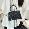 Bolso cruzado de hombro nuevo y elegante para mujer, tipo bandolera, con bolso de mano pequeño cuadrado de diamantes 2026, incrustado con cadena brillante, con temperamento