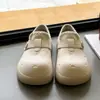 Sapatos Fofos de Garra de Urso para Batata Sapatos Redondos Birkenstock para Mulheres 2026 Novos Sapatos de Primavera Simples Mocassins Birkenstock de Solado Grosso Aumentadores de Altura