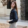 Celebridades Usam Jaquetas Jeans Casuais, Soltas e Versáteis no Estilo Coreano, Modernas e que Reduzem a Idade