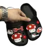 Linda Hebilla de Zapato de Hongo Dulce Roja de Hello Kitty Flor de Zapato Dibujo Animado Estilo Japonés Corazón de Niña Accesorios para Zapatos