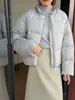 [Geming] Chaqueta de plumón cuadrada corta de cuello redondo para ir al trabajo coreana para mujer de invierno de color puro tipo pan N958C