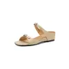 Sandálias de Verão Novas Quadradas Elegantes de Temperamento Francês de 4cm com Fundo Plano e Aumento Interno Preguiçosas para Mulheres 2026
