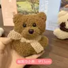 Chaveiro de Boneca Urso Fofinho de Desenho Animado Pelúcia Urso com Cachecol Leitoso Macio Pingente para Bolsa de Meninas