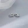 Brinco de argola de amor para mulheres 2023 novo brinco moderno de nicho com design vazado de personalidade e temperamento, brincos de pino, joia de orelha