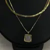 Collar Temperamento Francés Alto Nivel Cadena Hueso de Serpiente Estilo Retro Simple Versátil Colgante Cuadrado de Calcedonia Verano Temperamento