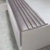 Tiras antideslizantes para escaleras de PVC autoadhesivas, cinta antideslizante para peldaños, perfil de borde de ángulo recto para azulejos, decoración moderna para el hogar