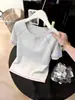 Nova Camiseta de Manga Curta Slim Fit Estilosa e Fashion para Mulheres, Casual e Rejuvenescedora, Versátil com Gola Redonda A11161