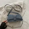 Bolsa de mão pequena fosca de alta qualidade para mulheres, nova bolsa de ombro versátil e da moda para o dia a dia 2026, bolsa transversal de luxo leve e estilosa