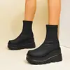 Hebilla de Cinturón de Remaches Estilo Punk de Comercio Exterior Botas Martin de Suela Gruesa para Mujer Aumento de Altura Botas de Motocicleta Botines de Calle Estilo Hot Girl