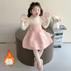 Conjunto de Suéter para Niñas 2026 Nuevo y Moderno Conjunto de Otoño para Niños y Bebés, Elegante Camiseta Básica y Falda con Tirantes Conjunto de Dos Piezas