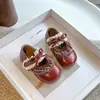 Sapatos de Princesa de Renda para Meninas, Sapatos Individuais de Boca Rasa de Renda para Meninas, Novo Estilo Outono 2025, Sapatos Pequenos de Couro Macio para Bebê, Sapatos Birkenstock