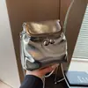 La popular bolsa cruzada para mujer transfronteriza de este año, modelo nuevo 2026, es una bolsa cruzada de cadena de nicho con un aspecto de alta gama y un diseño versátil de bolsa cubo.