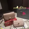Bolsos de moda europeos y americanos, bolso de cadena de caviar, bolso cruzado para el hombro para mujer, bolso cuadrado pequeño, bolso de mujer, producto de Guangzhou