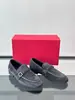 Mocasines de ante de lujo ligero estilo italiano para hombre FRGM hebilla de metal zapatos de cuero slip-on zapatos cruzados de comercio exterior zapatos perezosos