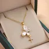 Hot New Love Diamante Bailando Circonita Mariposa Trébol de Cuatro Hojas Acero de Titanio Collar Joyería de Cadena para Clavícula de Gama Alta para Mujeres